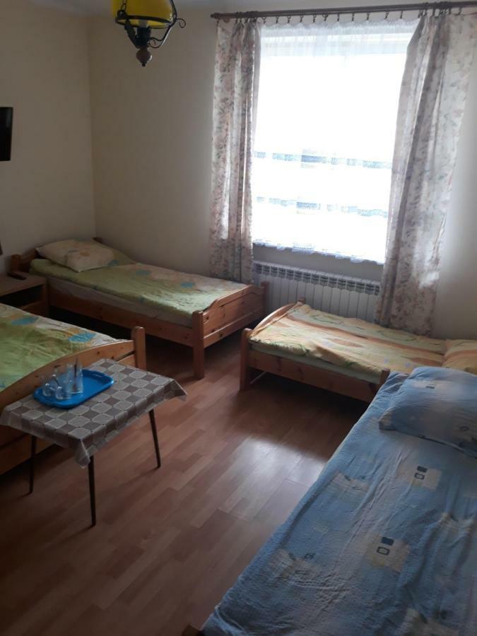 Uniejow Pensjonat Pod Milorzebem Exterior foto